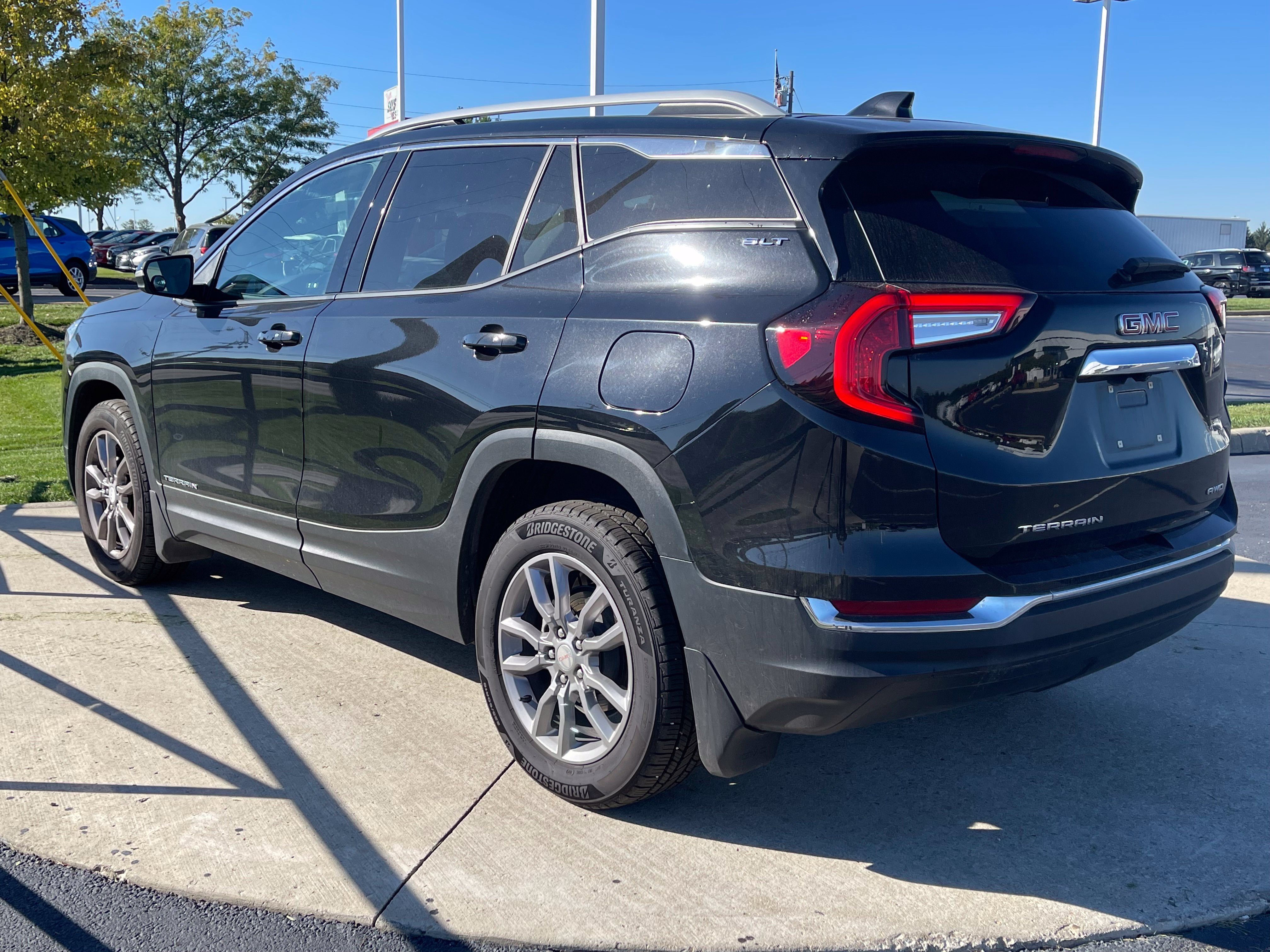 Used 2023 GMC Terrain SLT AWD/4WD image 5