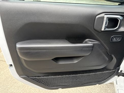 Used 2024 Jeep Wrangler Sport S image 10