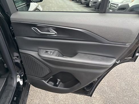 New 2025 Jeep Grand Cherokee Altitude w/ Trailer Tow Package image 15