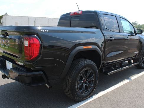 New 2025 GMC Canyon Elevation w/ Convenience Package image 17