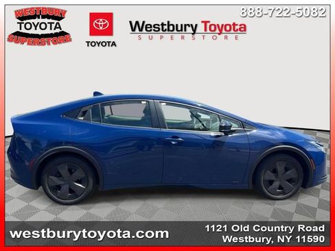 Used 2023 Toyota Prius LE AWD/4WD image 6
