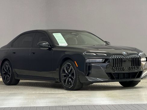 Certified 2024 BMW 740i w/ Premium Package image 6