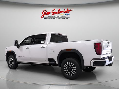 Used 2025 GMC Sierra 2500 Denali Ultimate AWD/4WD image 4