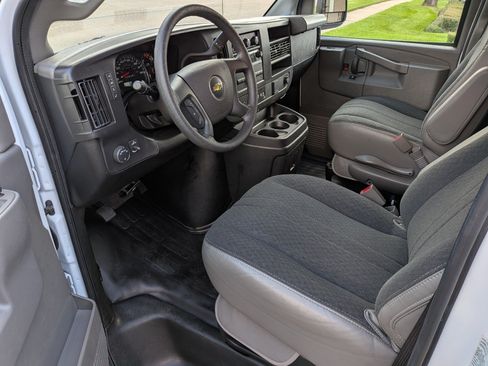 Used 2025 Chevrolet Express 2500 w/ Driver Convenience Package RWD image 11