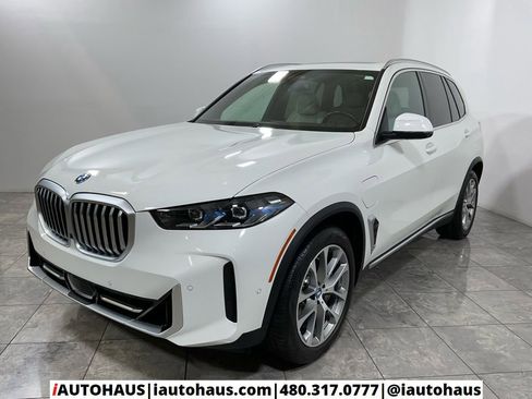 Used 2024 BMW X5 xDrive50e w/ Premium Package image 2