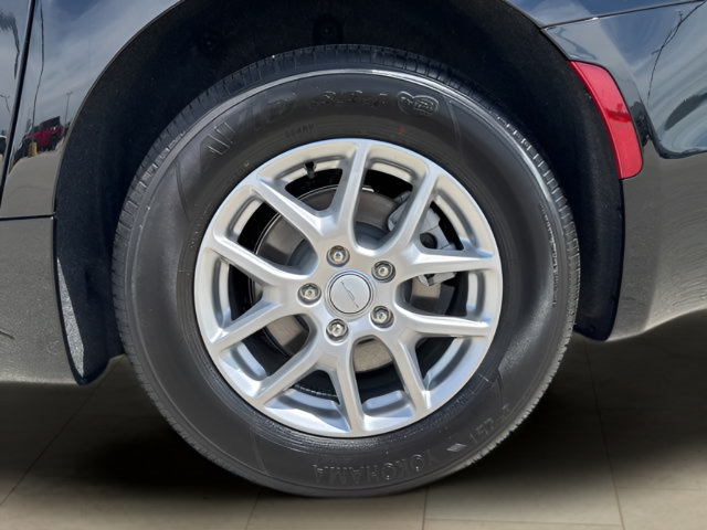 New 2027 Chrysler Pacifica Select FWD image 30