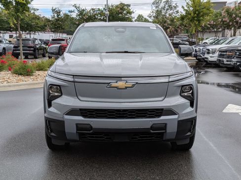 Used 2026 Chevrolet Silverado EV LT AWD/4WD image 8