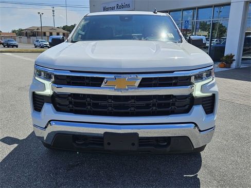 Used 2024 Chevrolet Silverado 1500 LT image 2