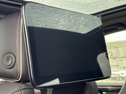 New 2026 GMC Yukon XL Elevation image 17