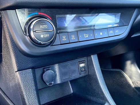 Used 2014 Toyota Corolla S FWD image 33