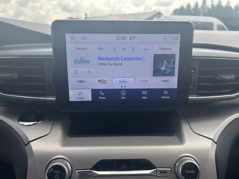 Used 2023 Ford Explorer XLT w/ Equipment Group 202A image 17