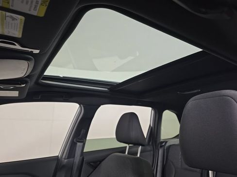 Certified 2025 Subaru Forester Premium AWD/4WD image 23