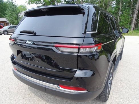 Used 2022 Jeep Grand Cherokee 4WD Limited 4xe w/ Rear Seat Video Group 1 image 12