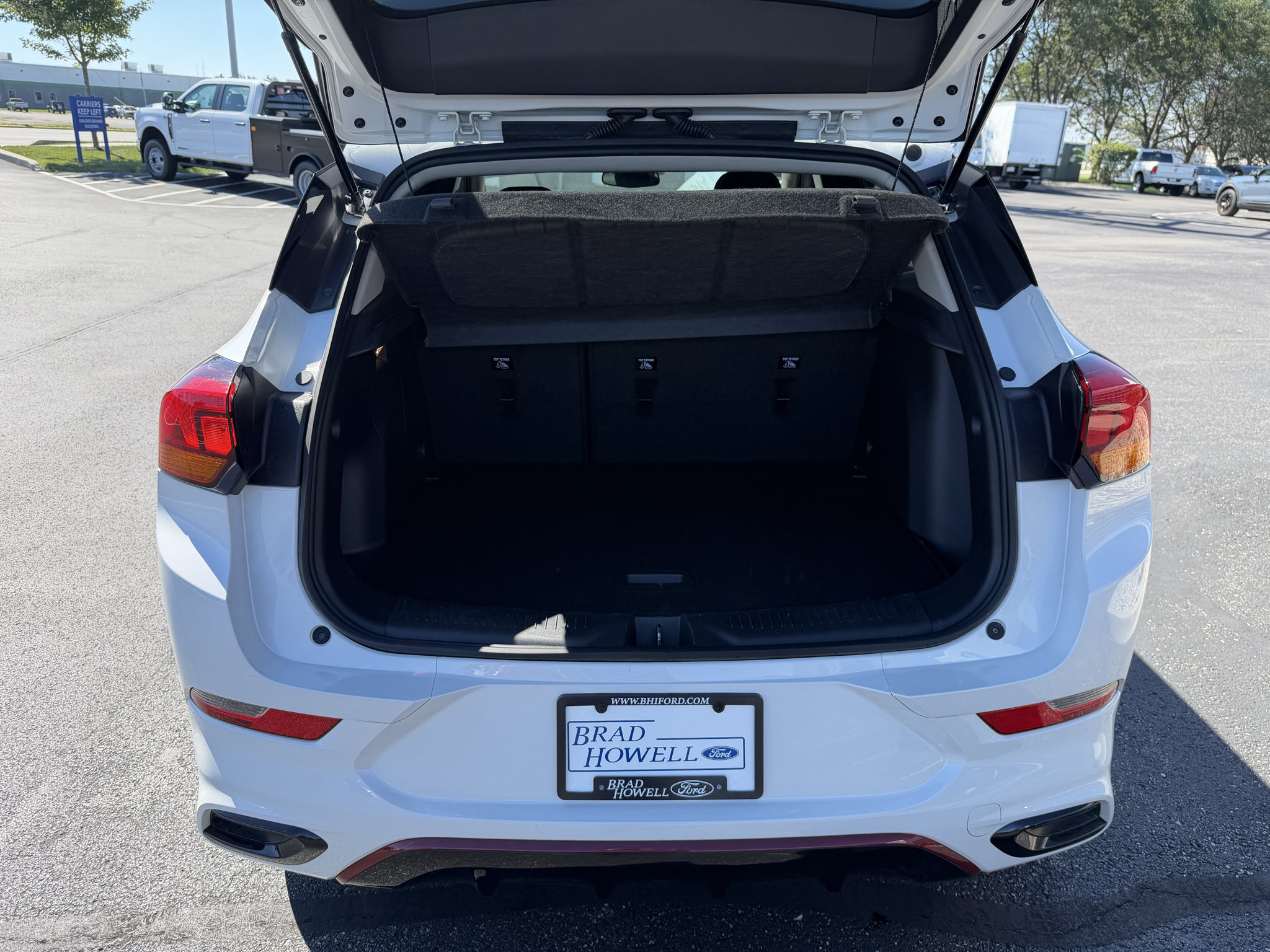 Used 2022 Buick Encore GX Preferred w/ Sport Touring Package FWD image 21