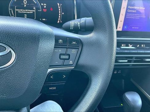 Used 2025 Toyota Camry LE image 19