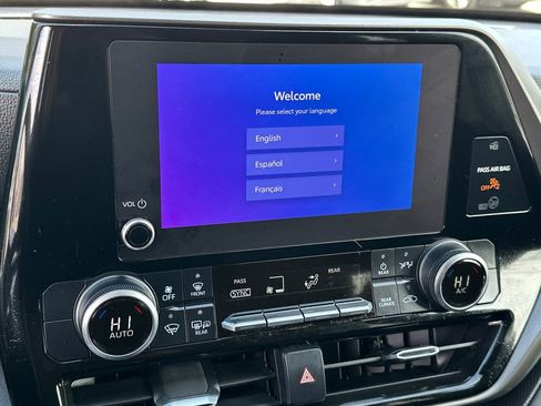 Used 2023 Toyota Highlander L image 25