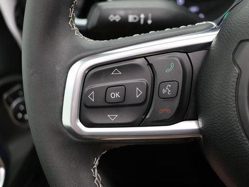 Used 2023 Jeep Wrangler Unlimited Sahara AWD/4WD image 19