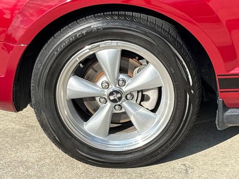 Used 2007 Ford Mustang Premium image 11