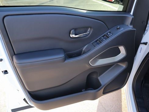 New 2026 Nissan Frontier SV image 12