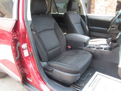 Used 2018 Subaru Outback 2.5i Premium AWD/4WD image 6