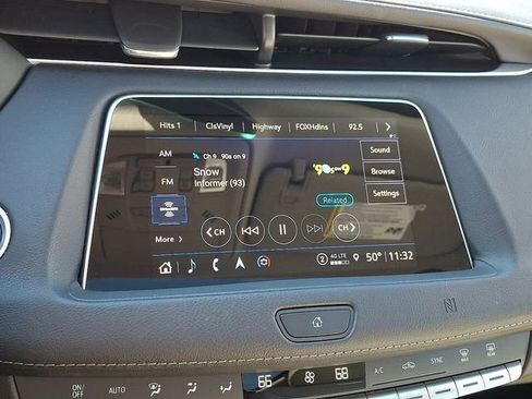 Certified 2021 Cadillac XT4 Luxury w/ Cold Weather Package image 21