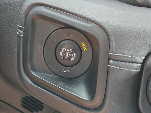 Used 2024 Jeep Wrangler Unlimited Rubicon AWD/4WD image 27