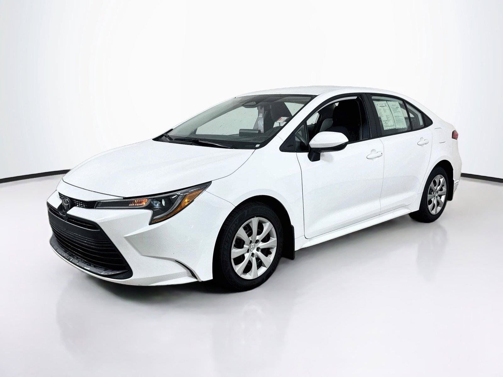 Used 2025 Toyota Corolla LE FWD image 1