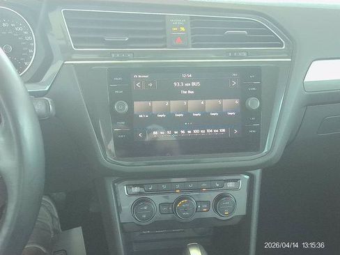 Used 2018 Volkswagen Tiguan SE AWD/4WD image 12
