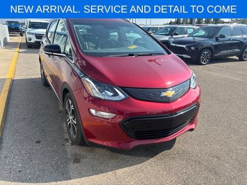 Used 2020 Chevrolet Bolt Premier w/ Infotainment Package FWD image 6