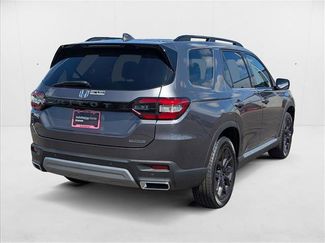 New 2025 Honda Pilot Touring video 2