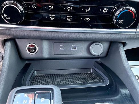Used 2023 Nissan Rogue S AWD/4WD image 30