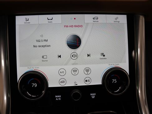 Used 2019 Land Rover Range Rover Sport Supercharged image 18