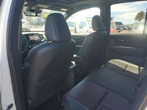Certified 2021 Honda Ridgeline Black Edition image 14