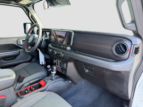 Used 2024 Jeep Wrangler Rubicon image 13