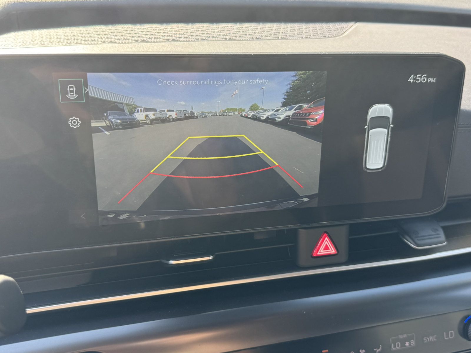 Used 2025 Kia Carnival FWD image 27