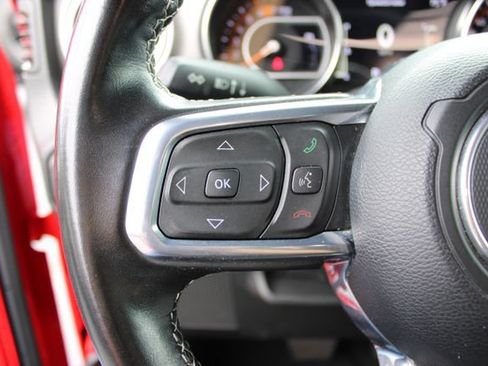Used 2022 Jeep Wrangler Unlimited Sahara AWD/4WD image 15