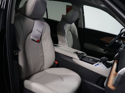 New 2026 Toyota Grand Highlander Limited image 30