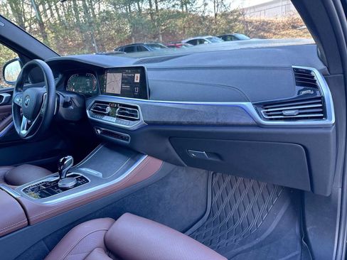 Used 2023 BMW X5 xDrive40i w/ Premium Package image 16