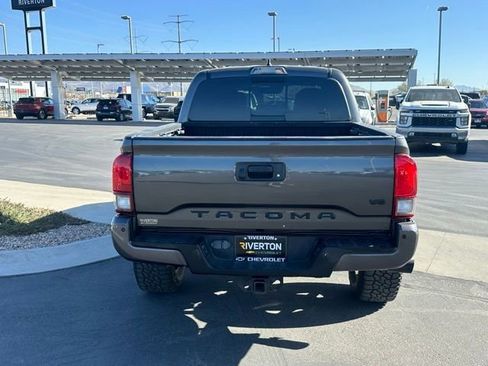 Used 2019 Toyota Tacoma TRD Sport AWD/4WD image 24