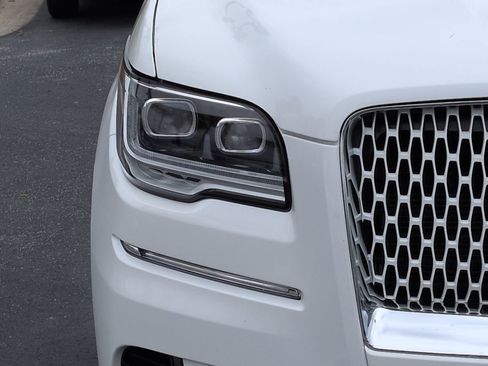 Used 2022 Lincoln Navigator L Reserve AWD/4WD image 10
