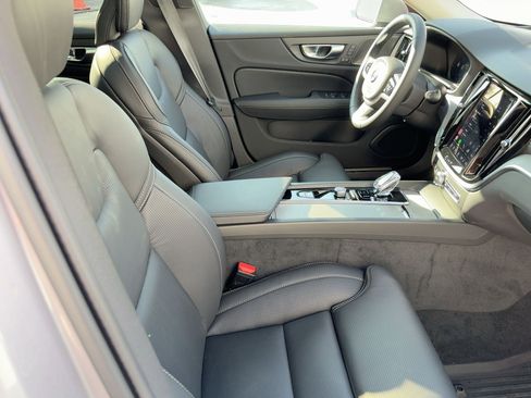 Certified 2026 Volvo V60 B5 Cross Country Ultra image 30