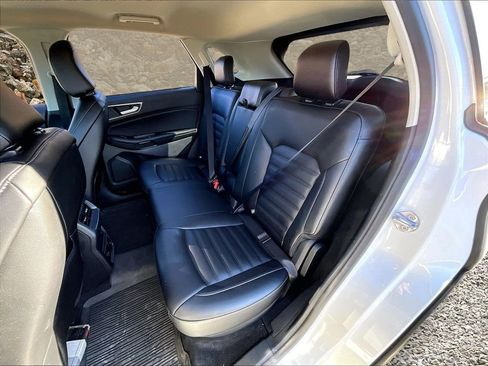 Used 2022 Ford Edge SEL w/ Convenience Package image 21