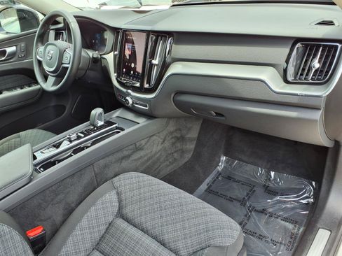 Certified 2024 Volvo XC60 B5 Core AWD/4WD image 10