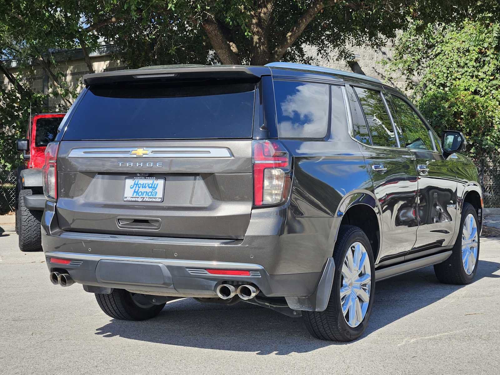 Used 2021 Chevrolet Tahoe High Country w/ Premium Package RWD image 5