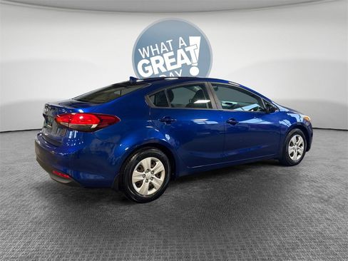 Used 2018 Kia Forte LX image 3