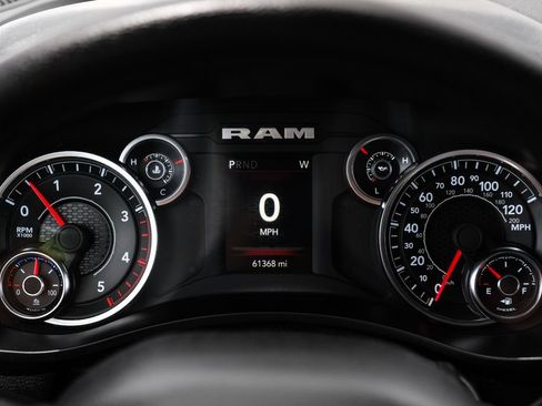 Used 2024 RAM 3500 Tradesman w/ Chrome Appearance Group AWD/4WD image 15