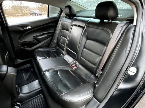 Used 2017 Chevrolet Cruze Premier image 26