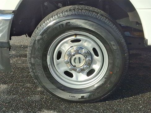 Used 2022 Ford F250 XL w/ Power Equipment Group image 8