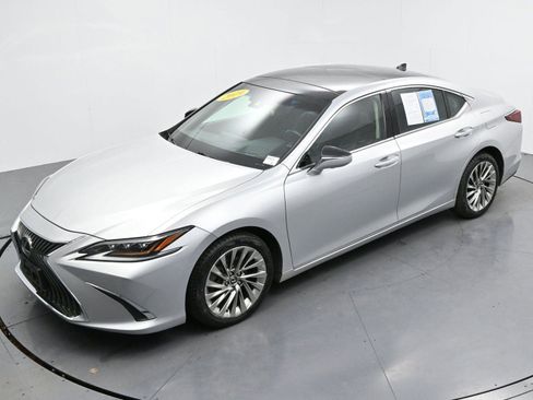 Used 2019 Lexus ES 350 Ultra Luxury w/ Accessory Package image 34