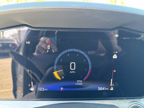 Used 2025 Chevrolet Trax LT w/ Driver Confidence Package image 28